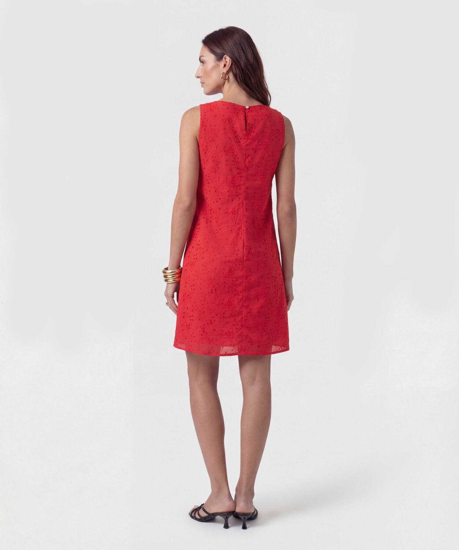 Vestido Corto En Bordado Suizo Mujer
