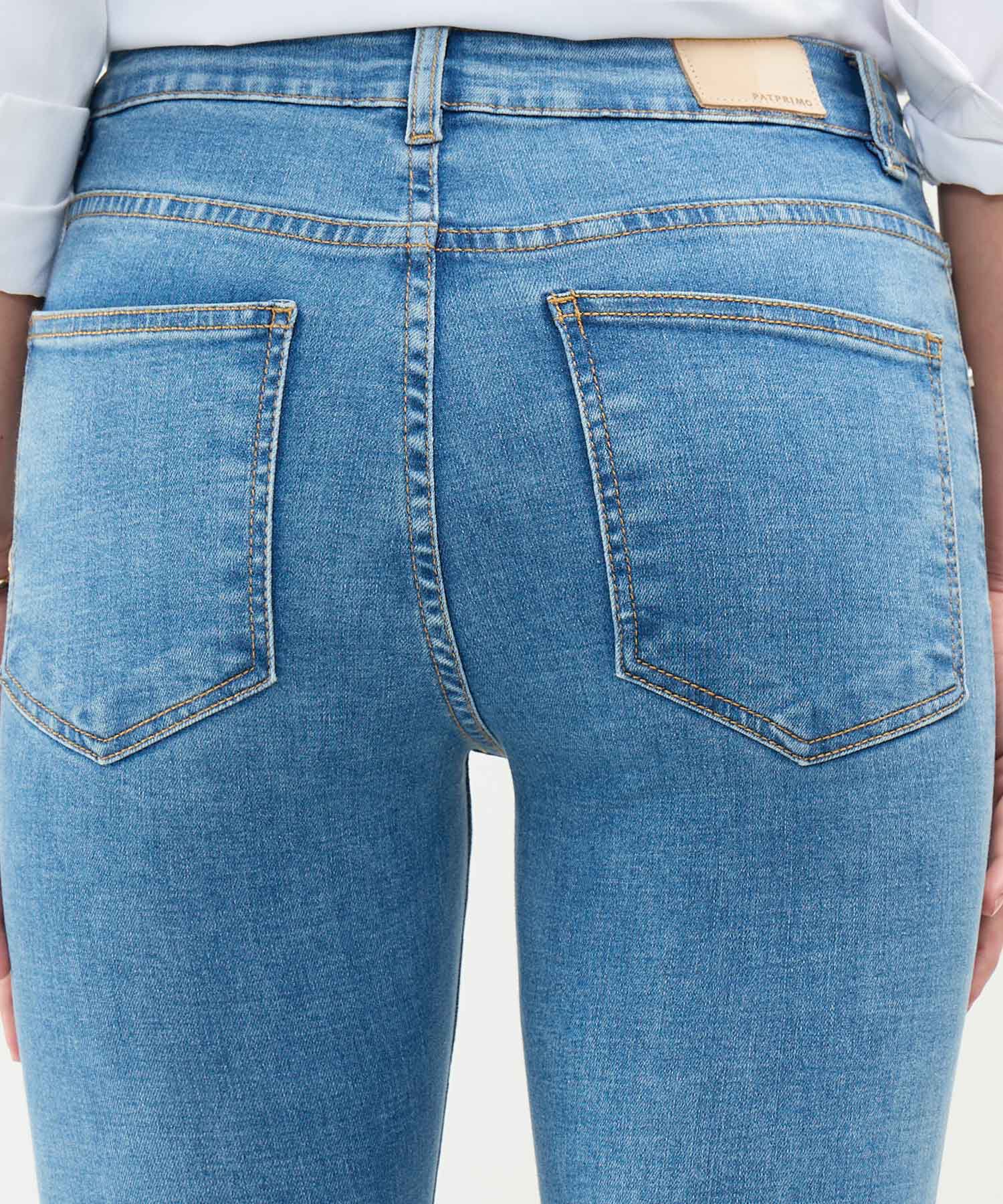 Jeans Skinny Tono Medio