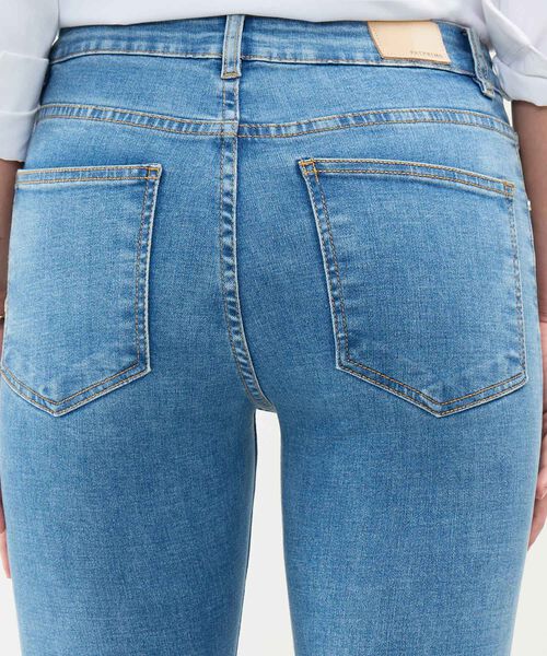 Jeans Skinny Tono Medio