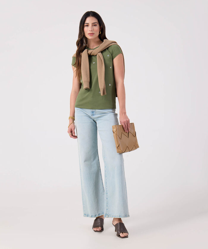 Camiseta Unicolor Con Detalle 