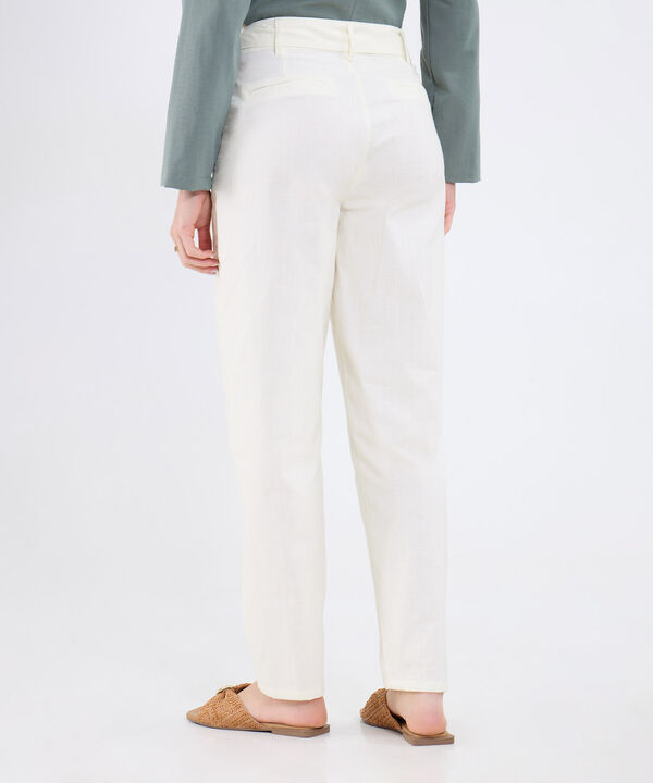 Pantal&oacute;n Unicolor Con Cinturon