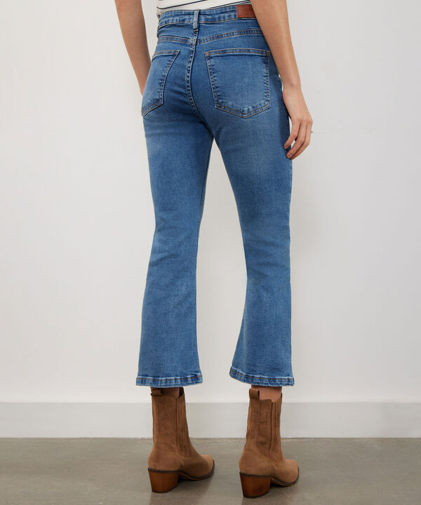Jean Cropped Flare Tono Medio