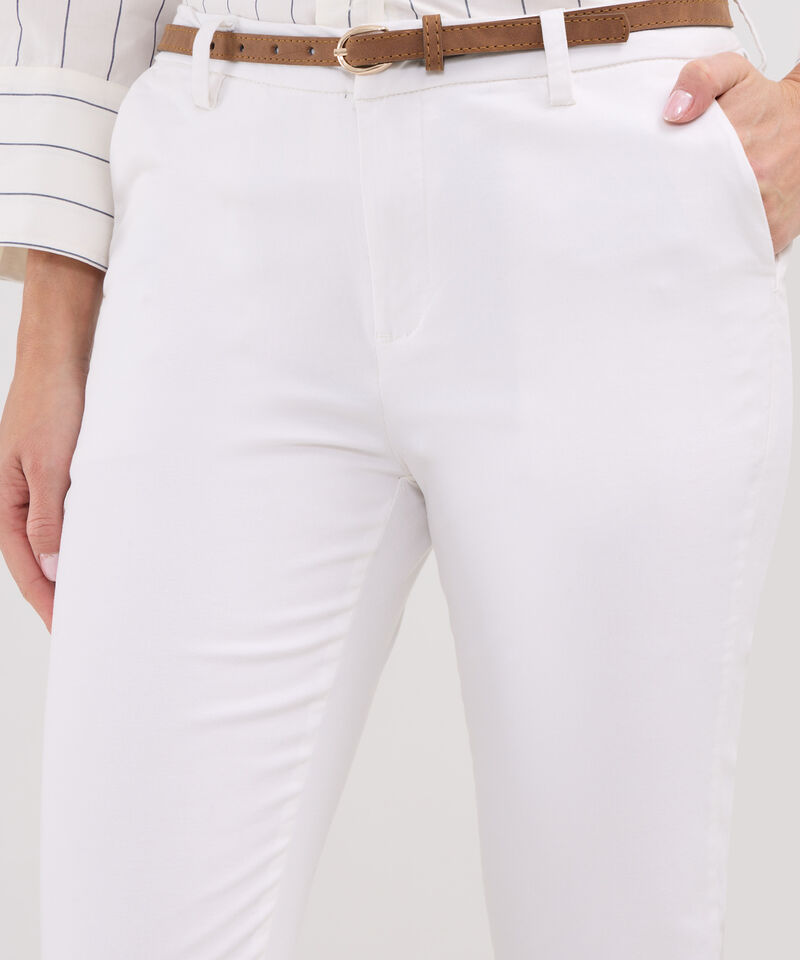 Pantalon Unicolor Chino Con Cinturon