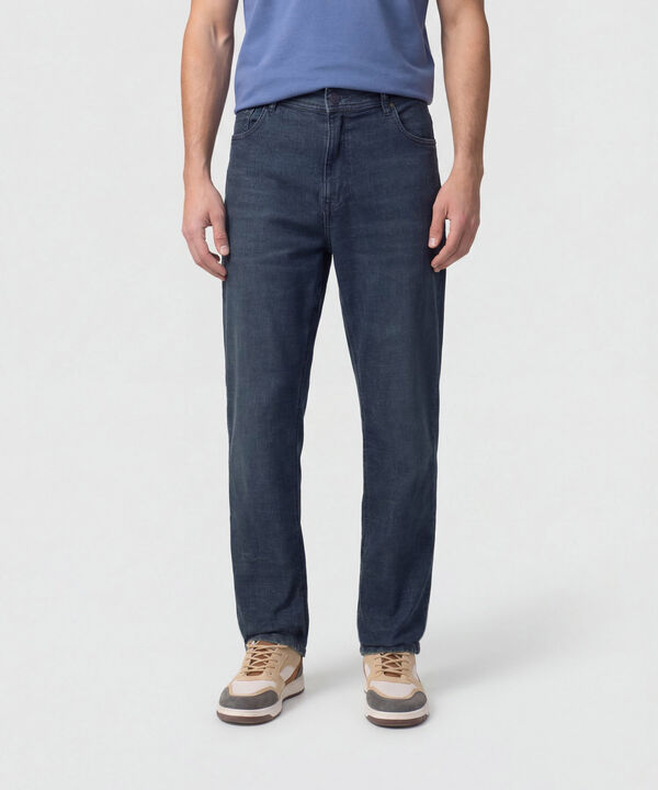 Jeans De Corte Recto Tradicional Para Hombre image number null