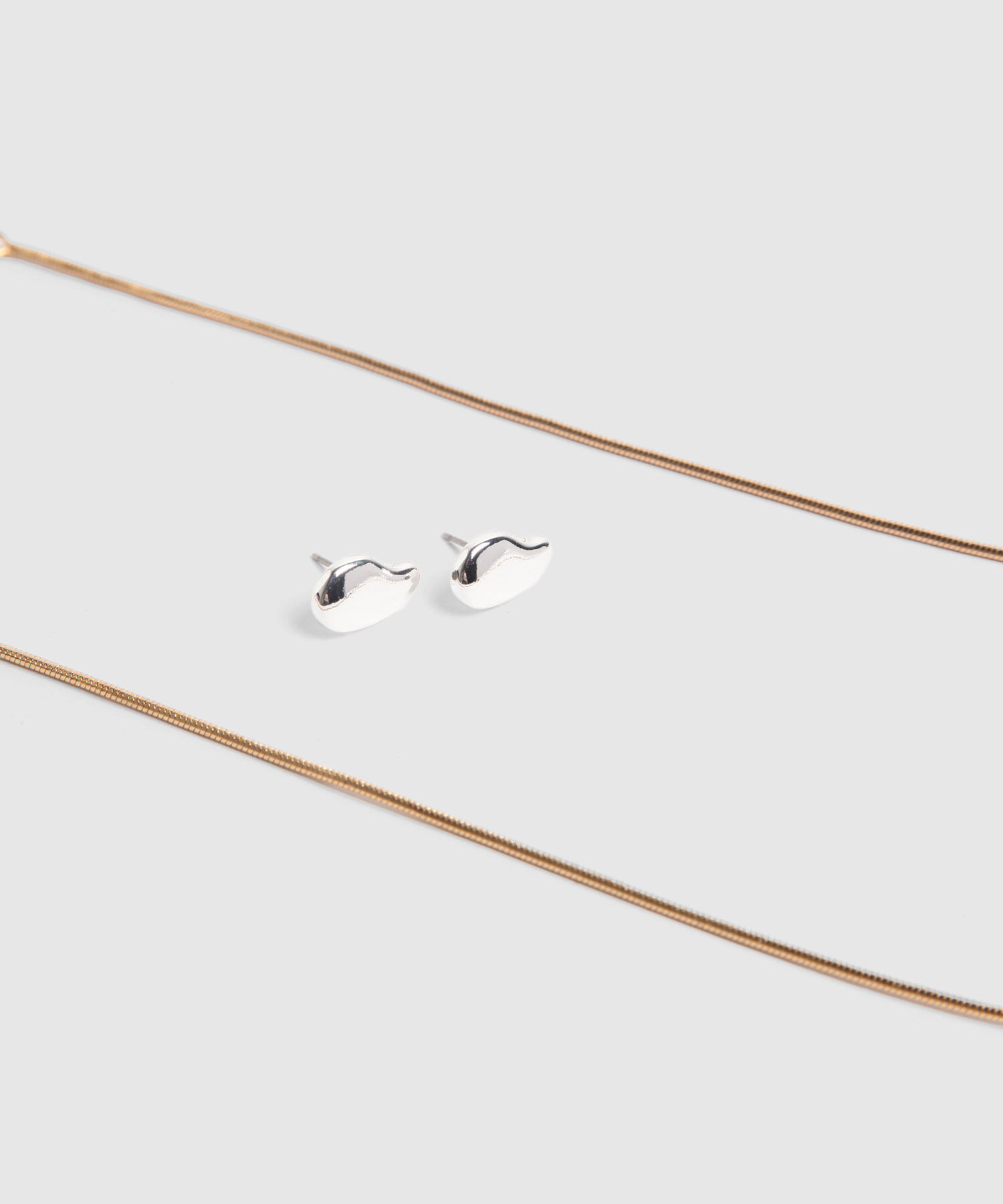 Set Bicolor Con Collar Y Aretes En Forma Org&aacute;nica 