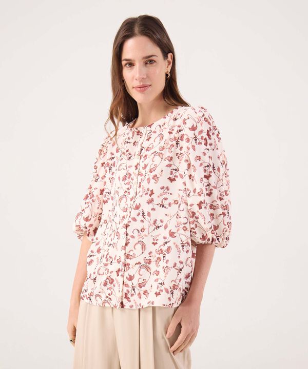 Blusa Con Estampado Y Botonadura  image number null