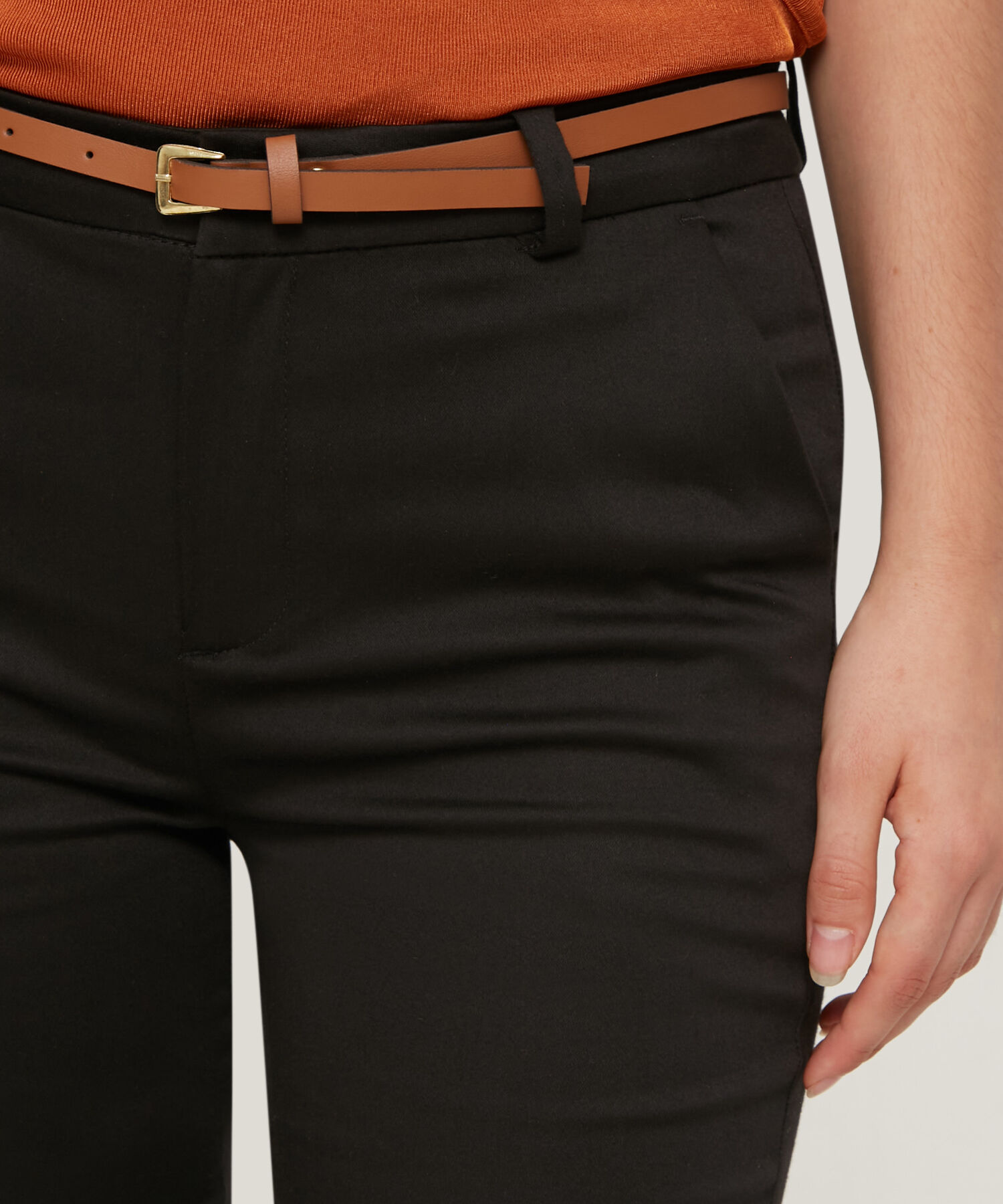 Pantalon Basico Bolsillos Diagonal