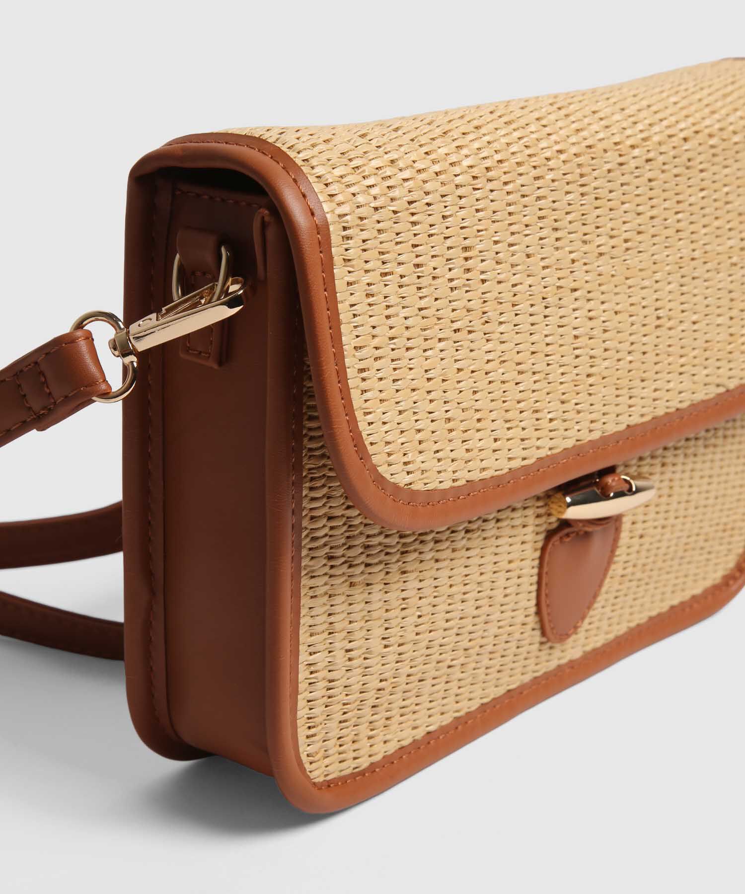 Bolso De Mano Texturizado