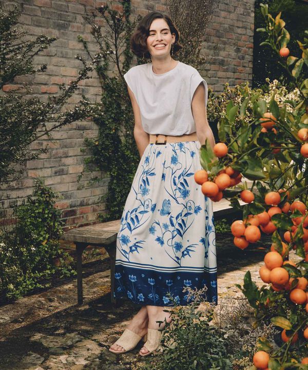 Camiseta Para Mujer Estampado Relieve Hombro Ca&iacute;do image number null