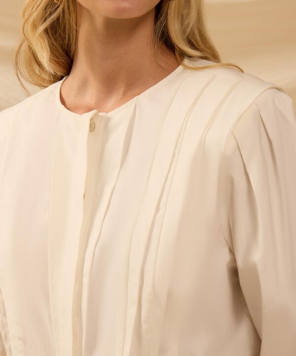 Blusa De Cuello Redondo Con Alforzas Para Mujer