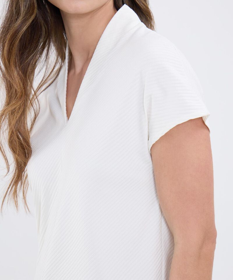 Camistea Texturizada Cuello V