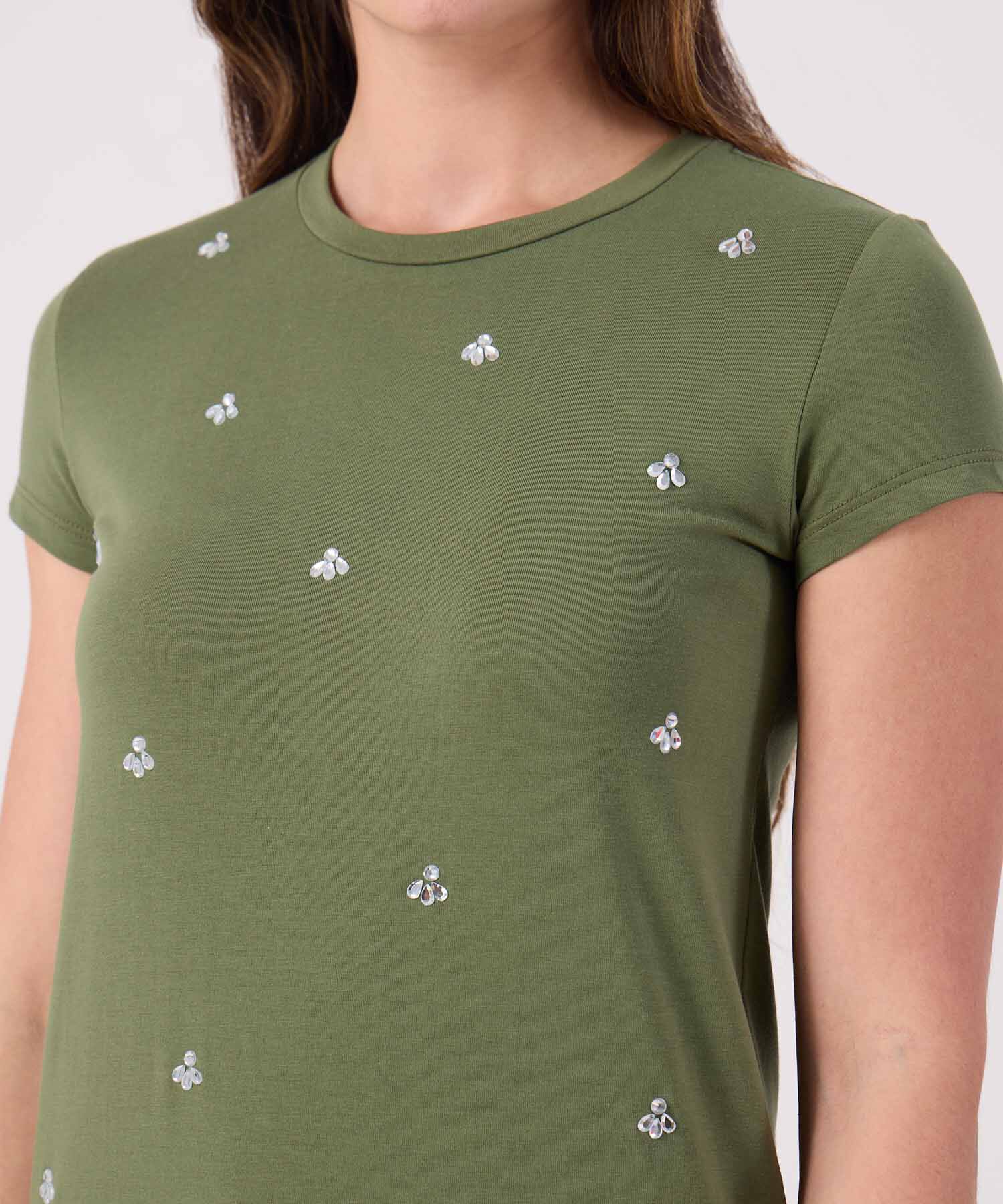 Camiseta Unicolor Con Detalle 