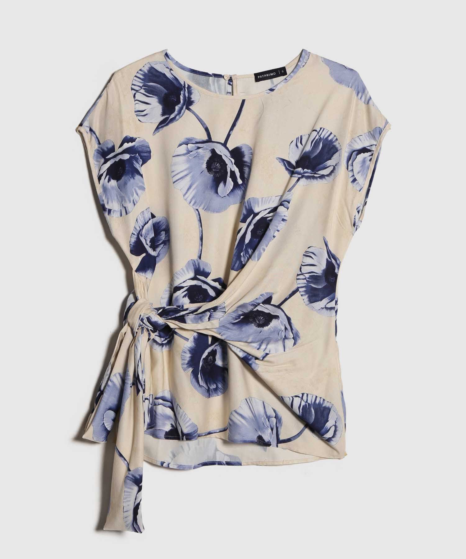 Blusa Estampada con Anudado