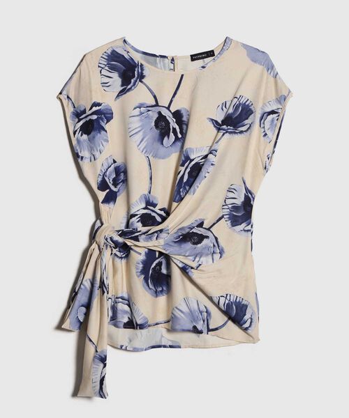 Blusa Estampada con Anudado image number null