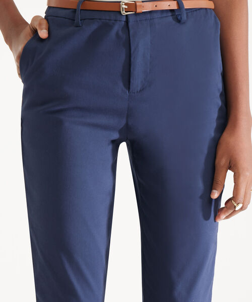 Pantalón Chino Unicolor Con Cinturón image number null