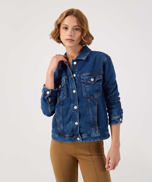 Chaqueta trucker en tono azul oscuro 