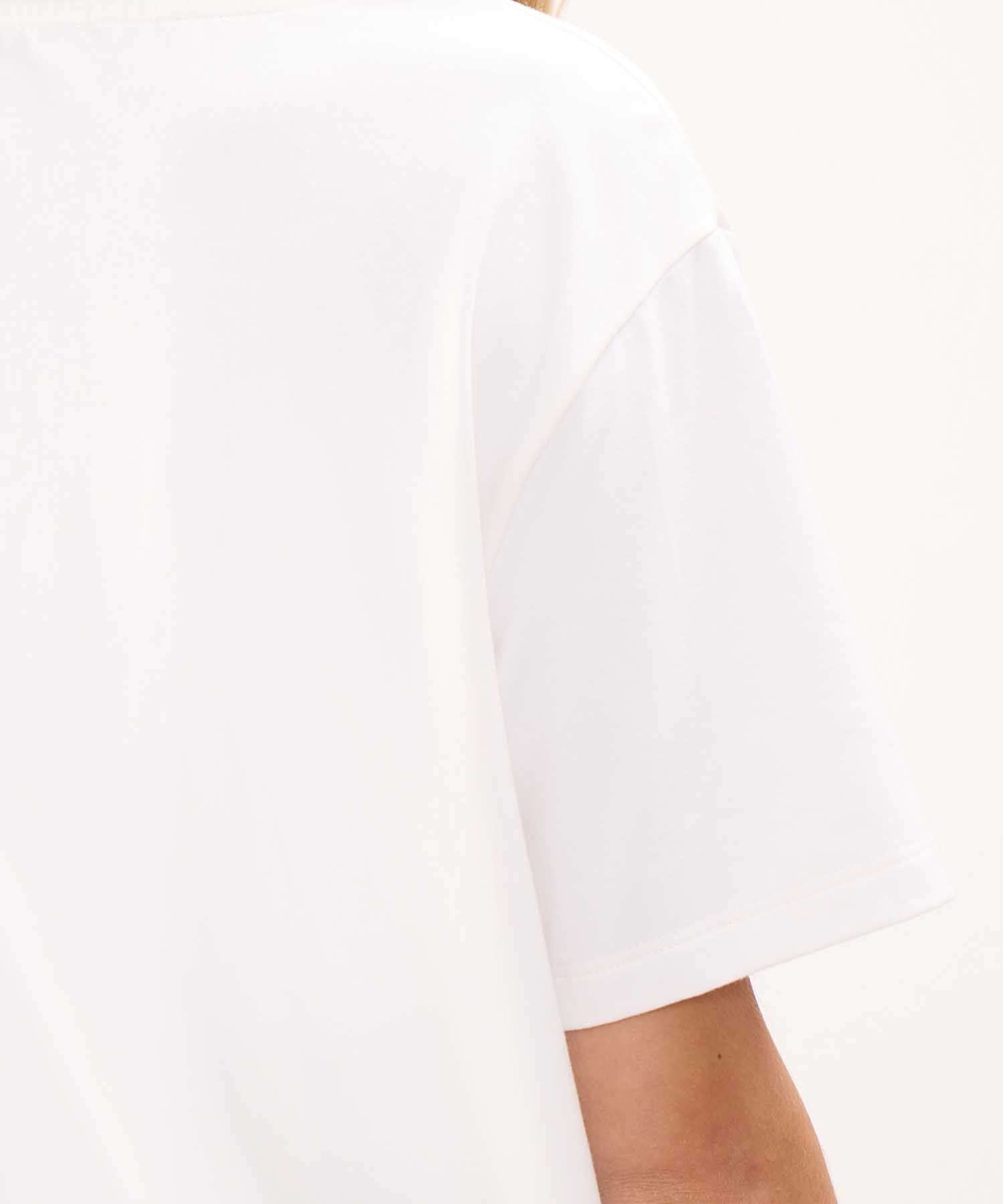 Camiseta con Broches