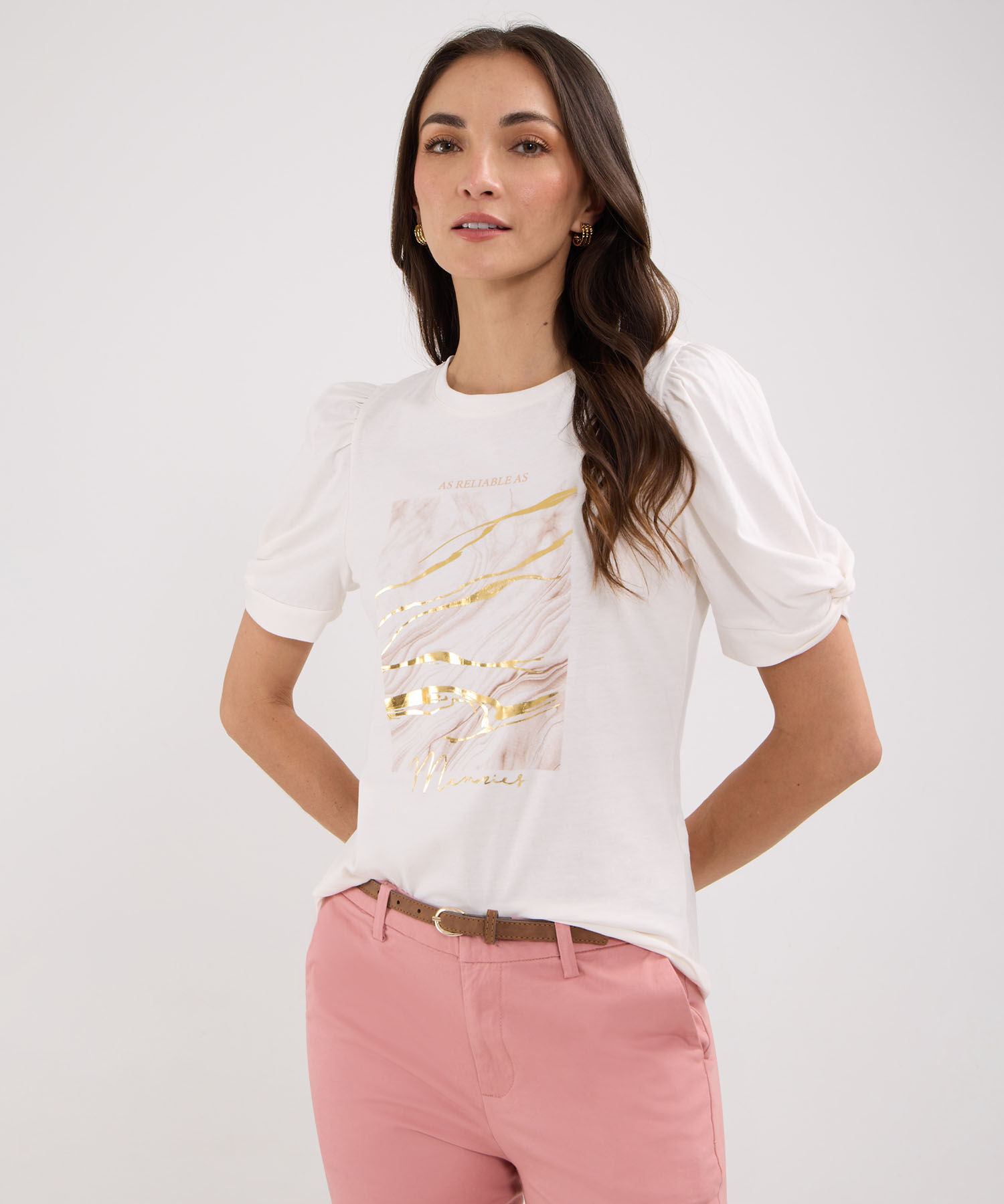 Camiseta Escote Redondo Con Detalle En Manga Y Estampado Screen En Frente