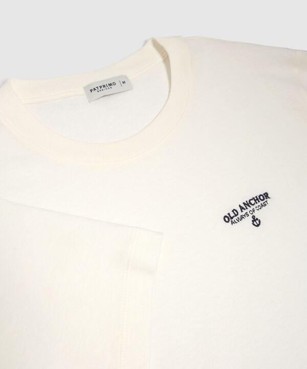 Camiseta Con Bordado Cuello Redondo