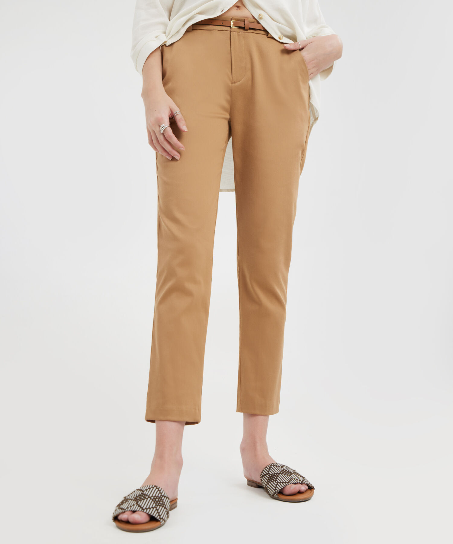 Pantalon Basico Bolsillos Diagonal