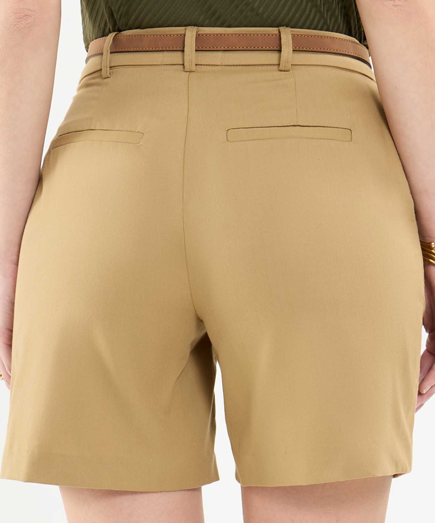 Bermuda Casual con Cinturón