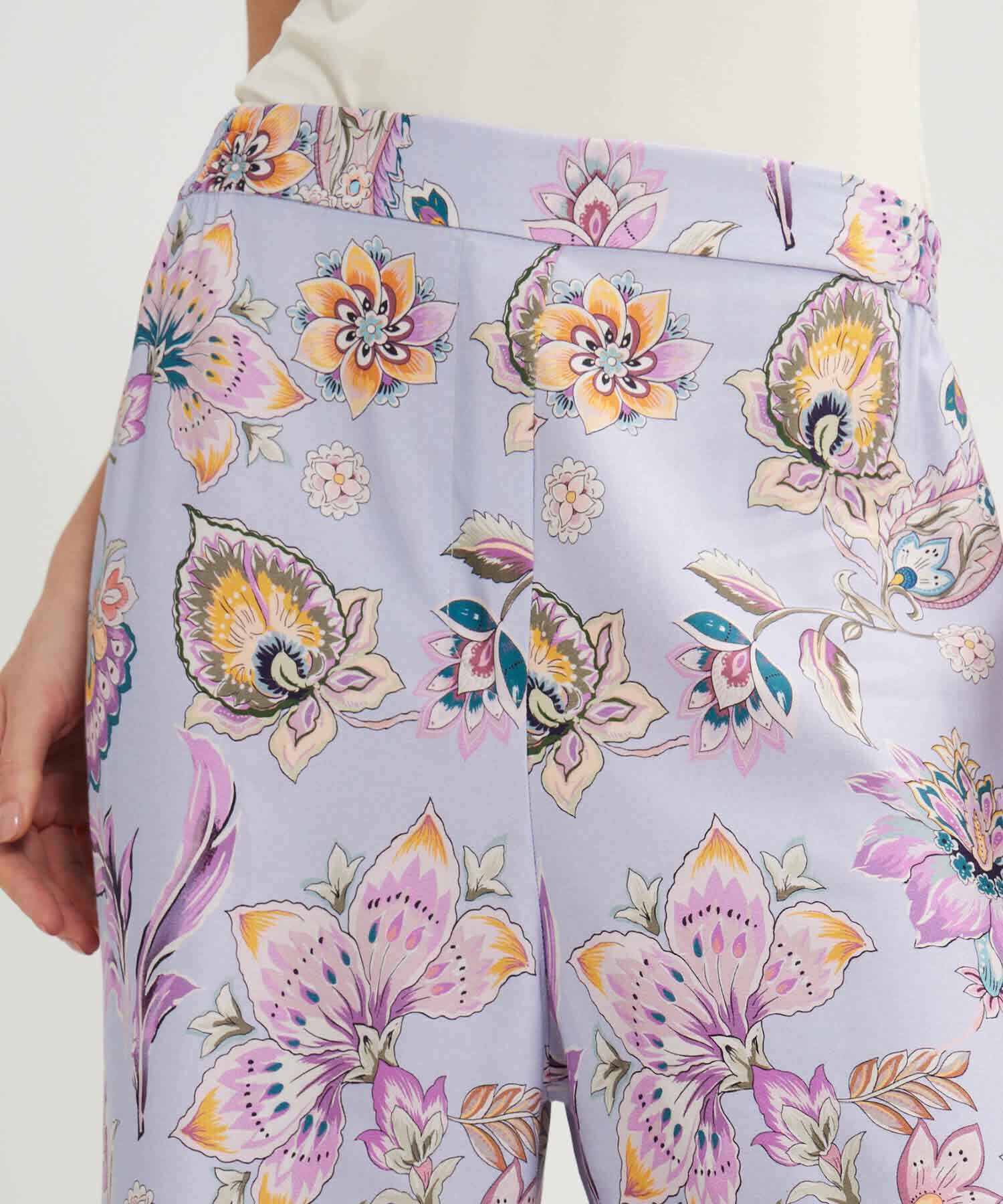 Pantalon Estampado Recto Con Cenefa.