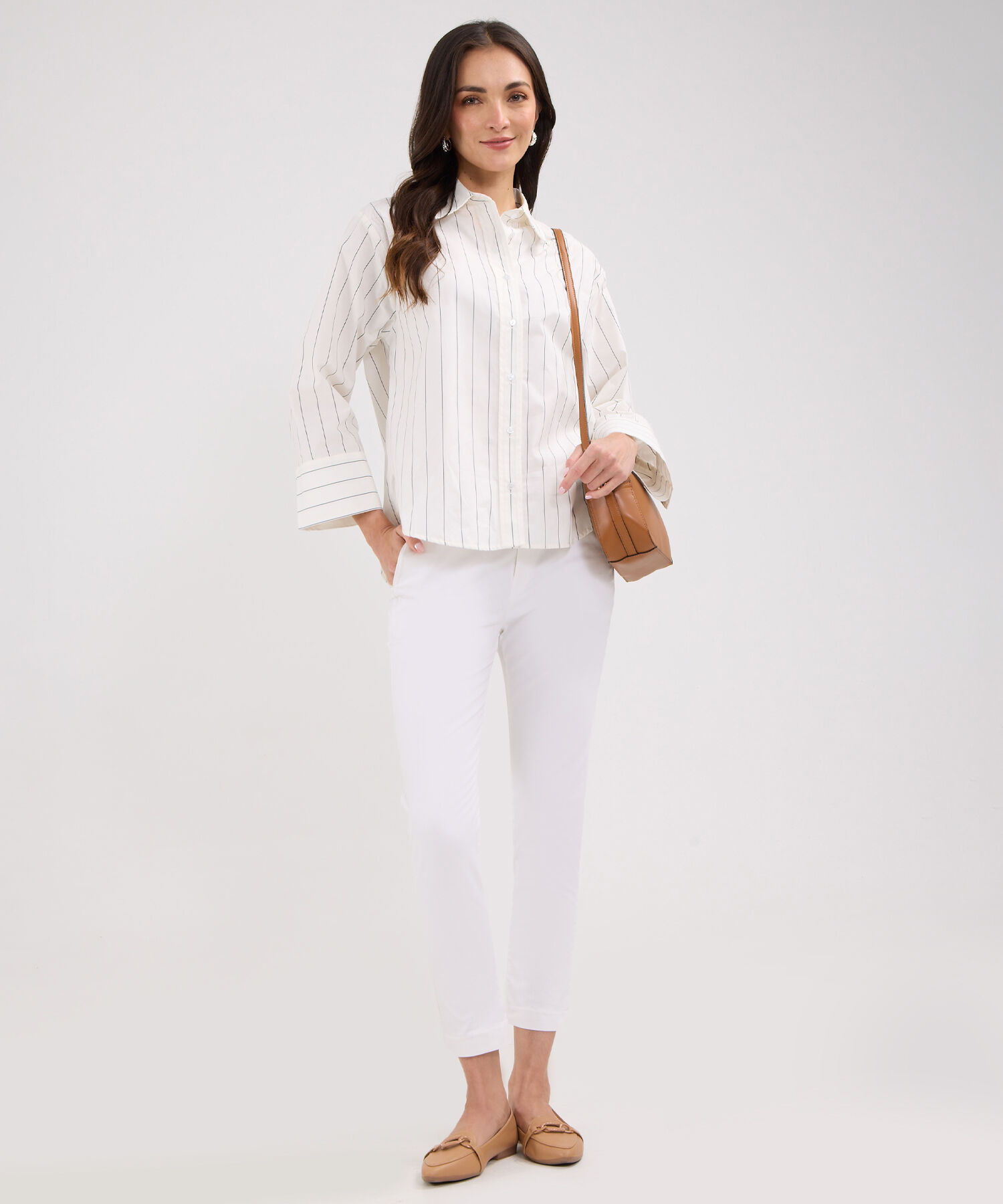 Pantalon Unicolor Chino Con Cinturon