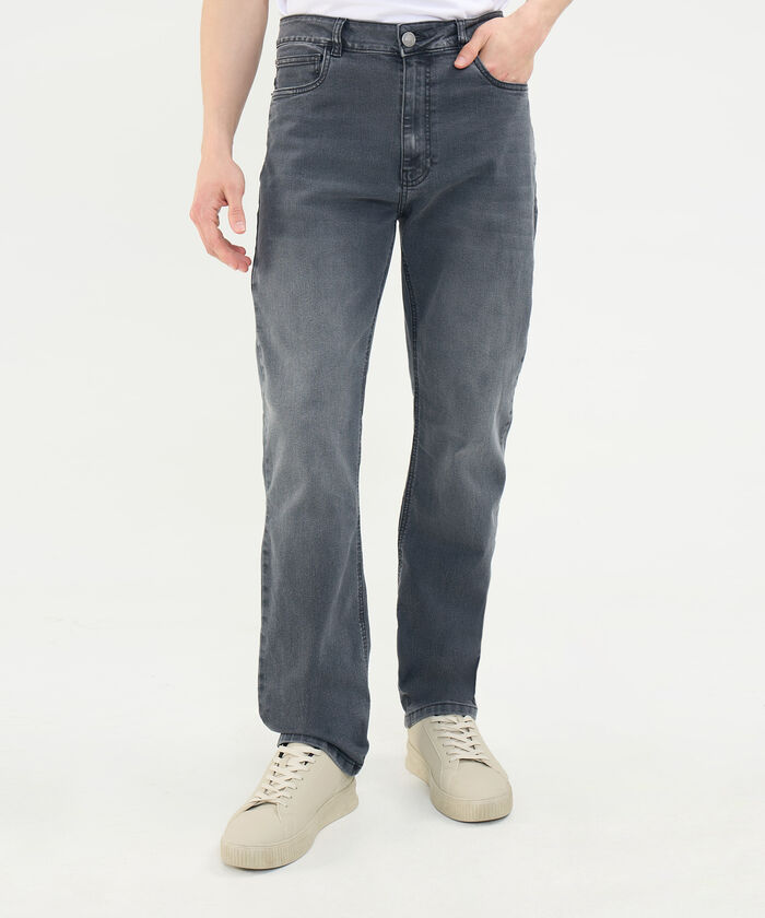 Jeans Regular Tono Negro