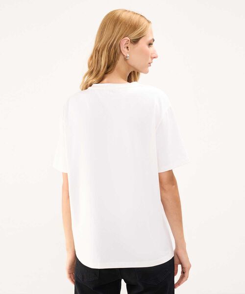 Camiseta con Broches