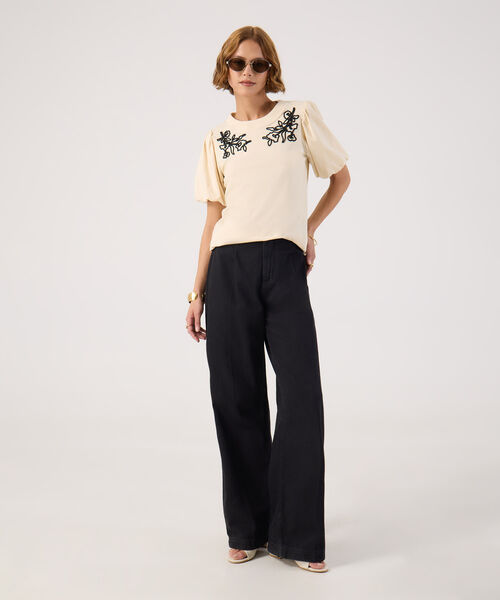 Camiseta unicolor bordada  image number null