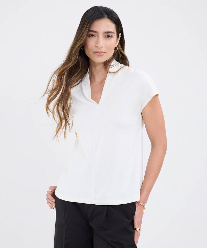 Camistea Texturizada Cuello V