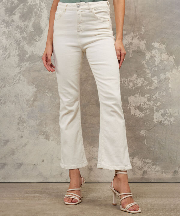 Jean Cropped Flare Tono Off White image number null