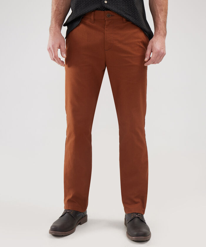 Pantalon Bolsillos Laterales Internos Y De Ribete Atras