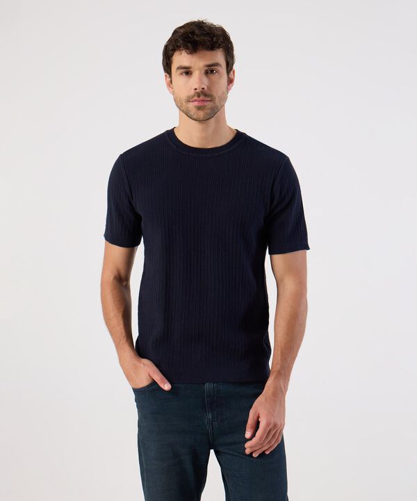 Camiseta Texturizada Cuello Redondo  image number null