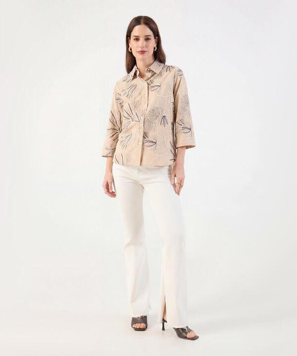 Blusa Camisera con Bordado Floral para Mujer