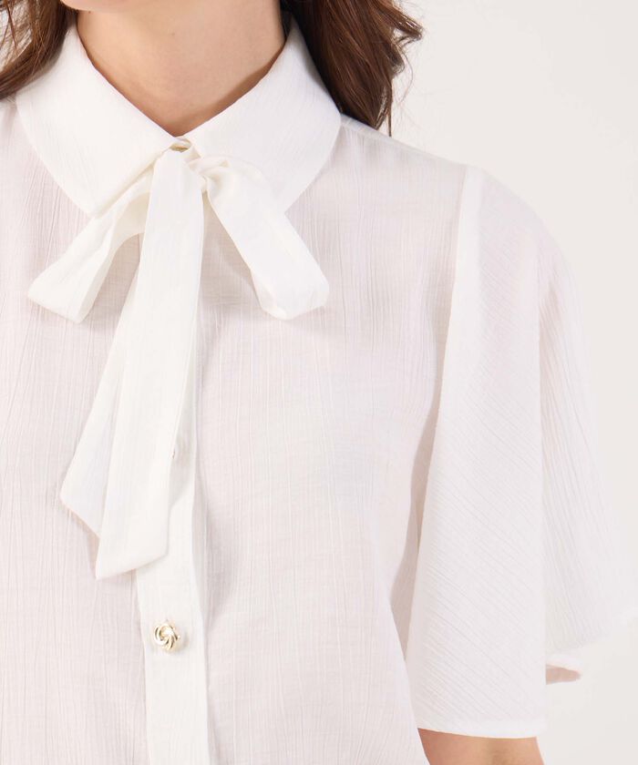 Camisa Unicolor Con Detalle En Cuello 