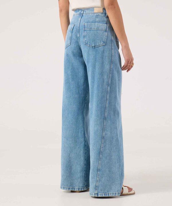 Jean wide leg con desgastes 