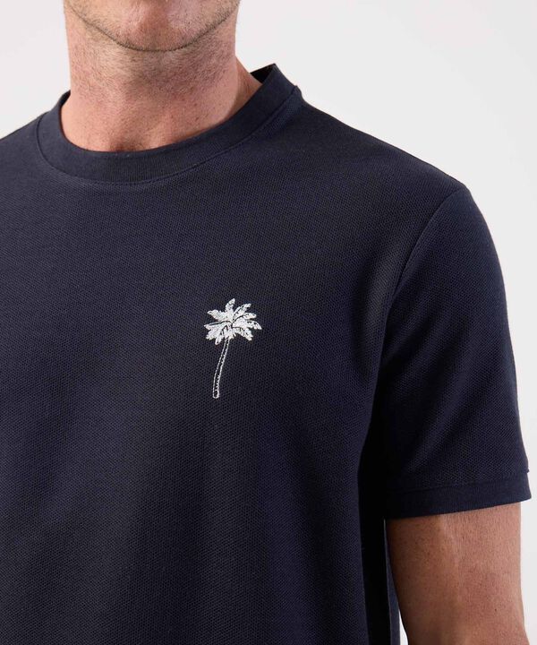 Camiseta Cl&aacute;sica con Detalle Bordado Para Hombre