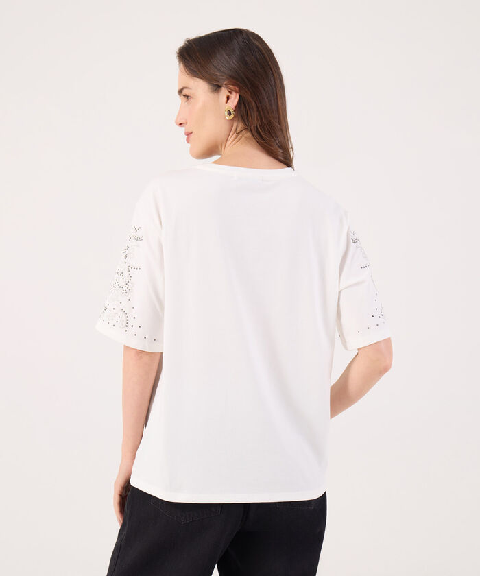 Camiseta Unicolor Con Bordado En Mangas 