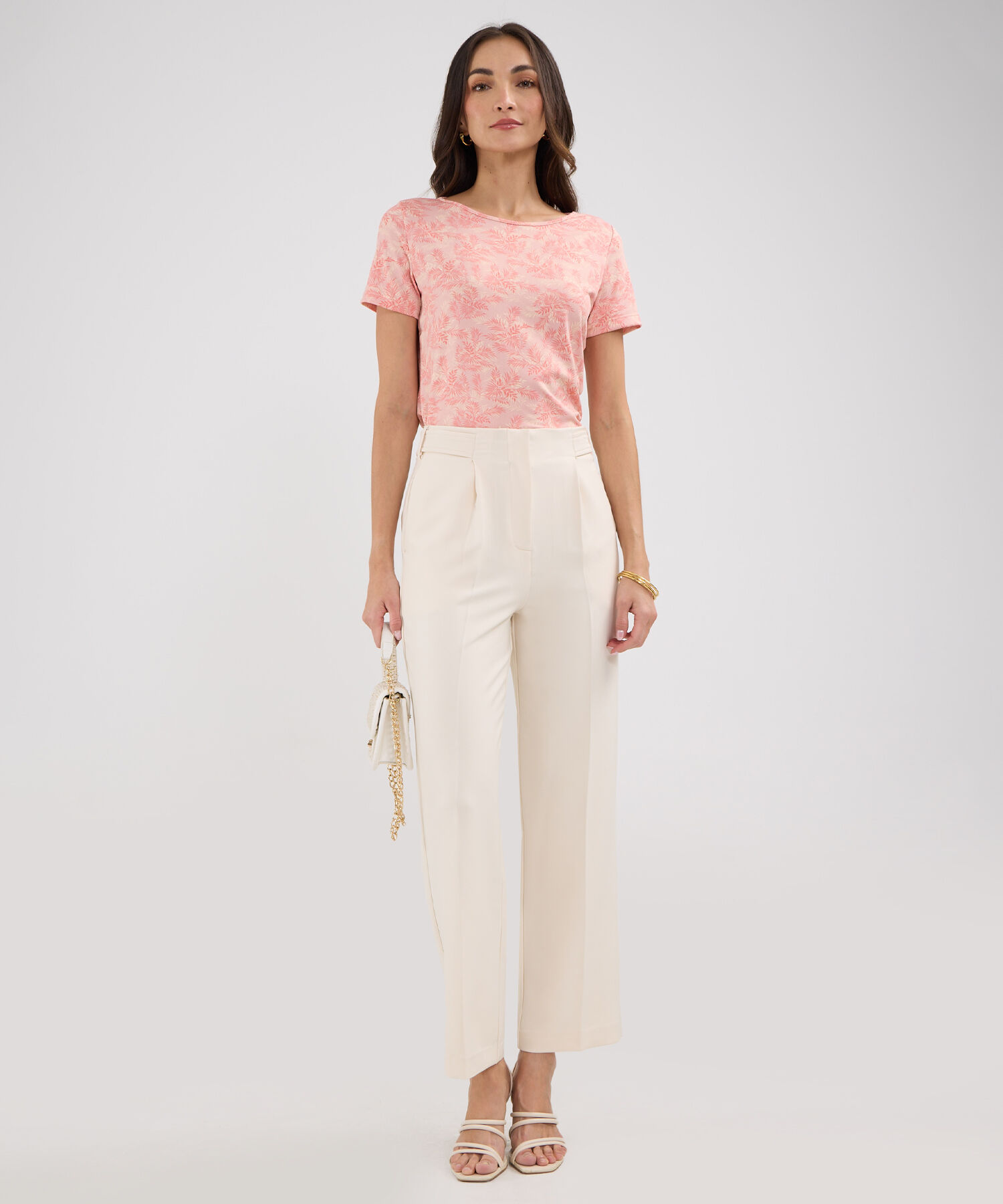 Pantalon Unicolor Con Prenses En Frente