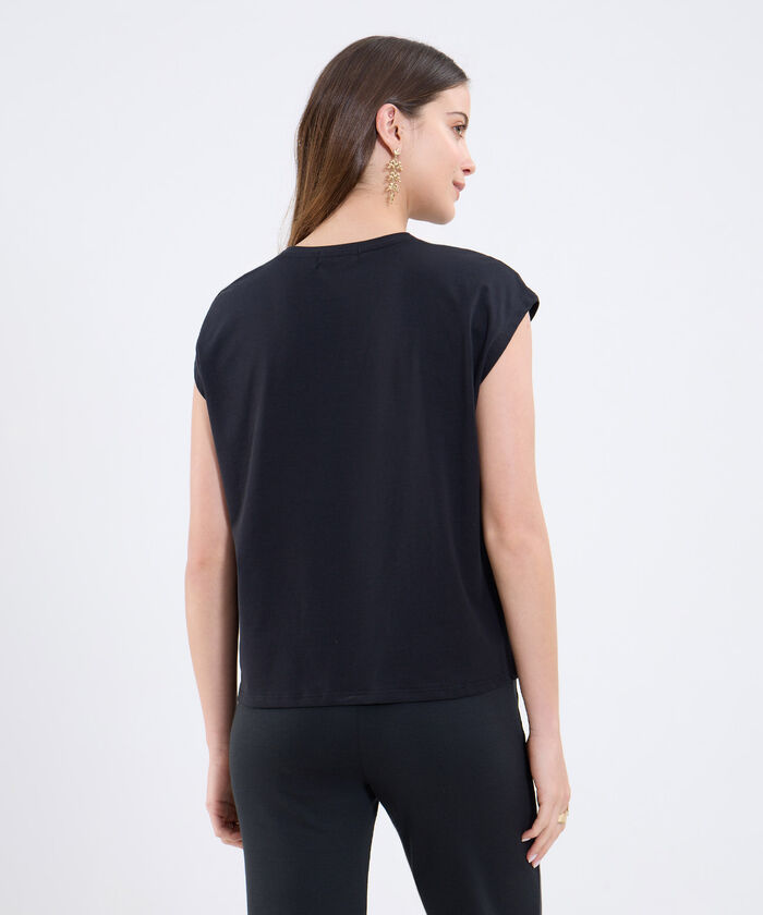 Camiseta Unicolor Con Bordado