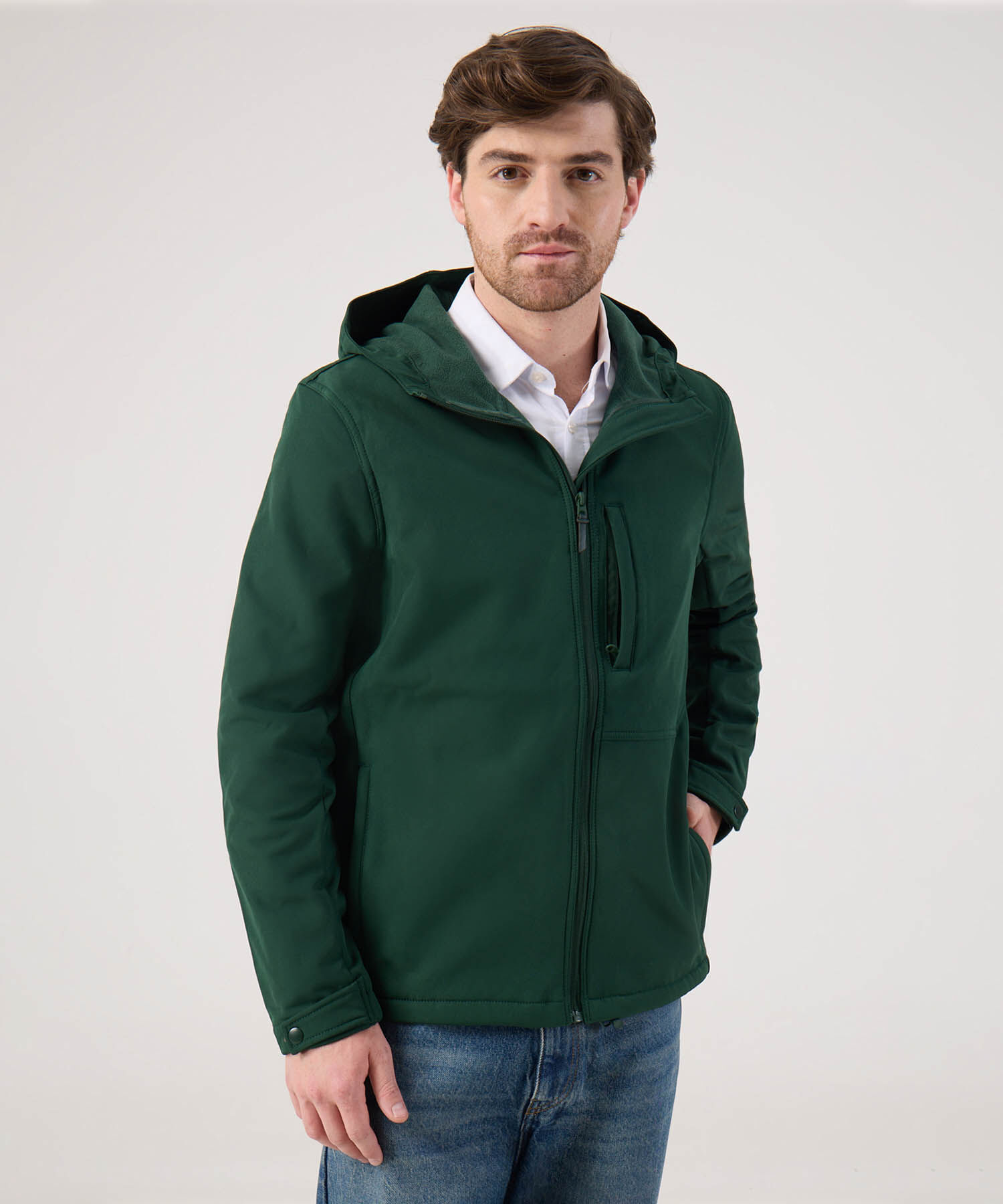 Chaqueta unicolor con bolsillo en frente 