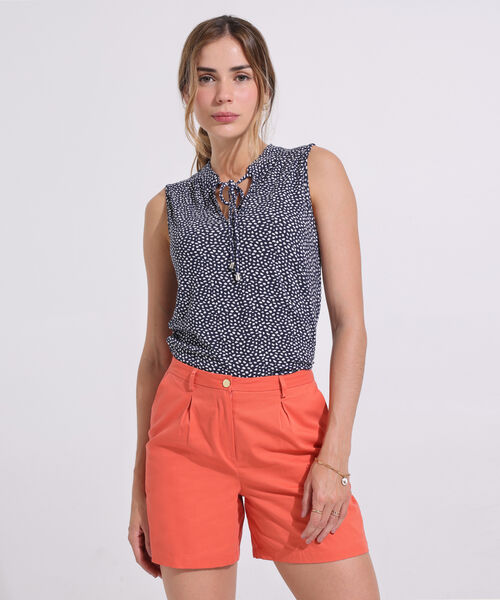 Bermuda Unicolor Con Prenses Y Bolsillos Laterales image number null