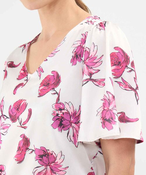 Blusa Estampada Escote en V image number null
