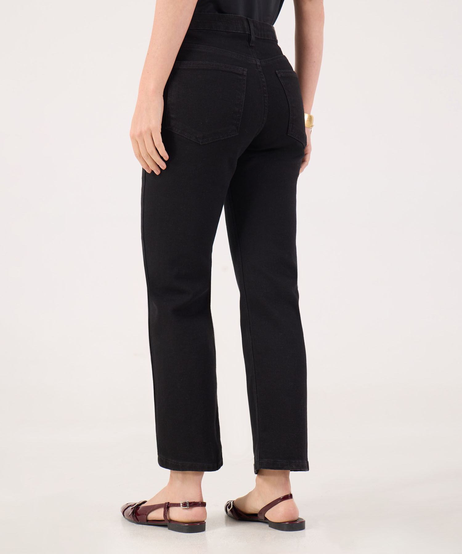 Jean Straight Con Desgaste 