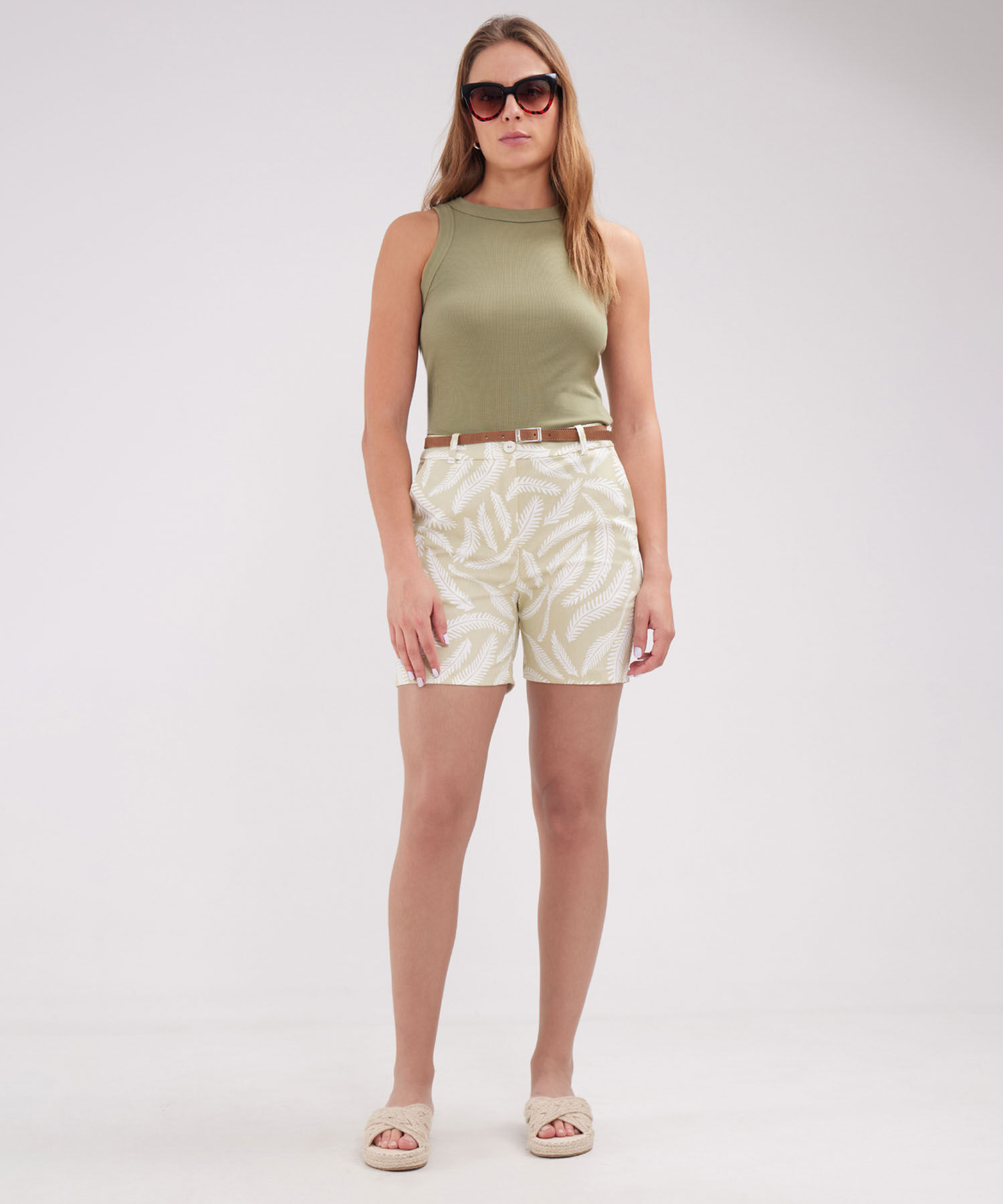 Bermuda Corta Estampada  Con Cinturon