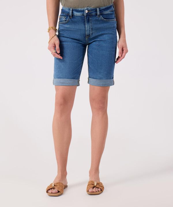 Bermuda En Denim Tono Azul Medio  image number null