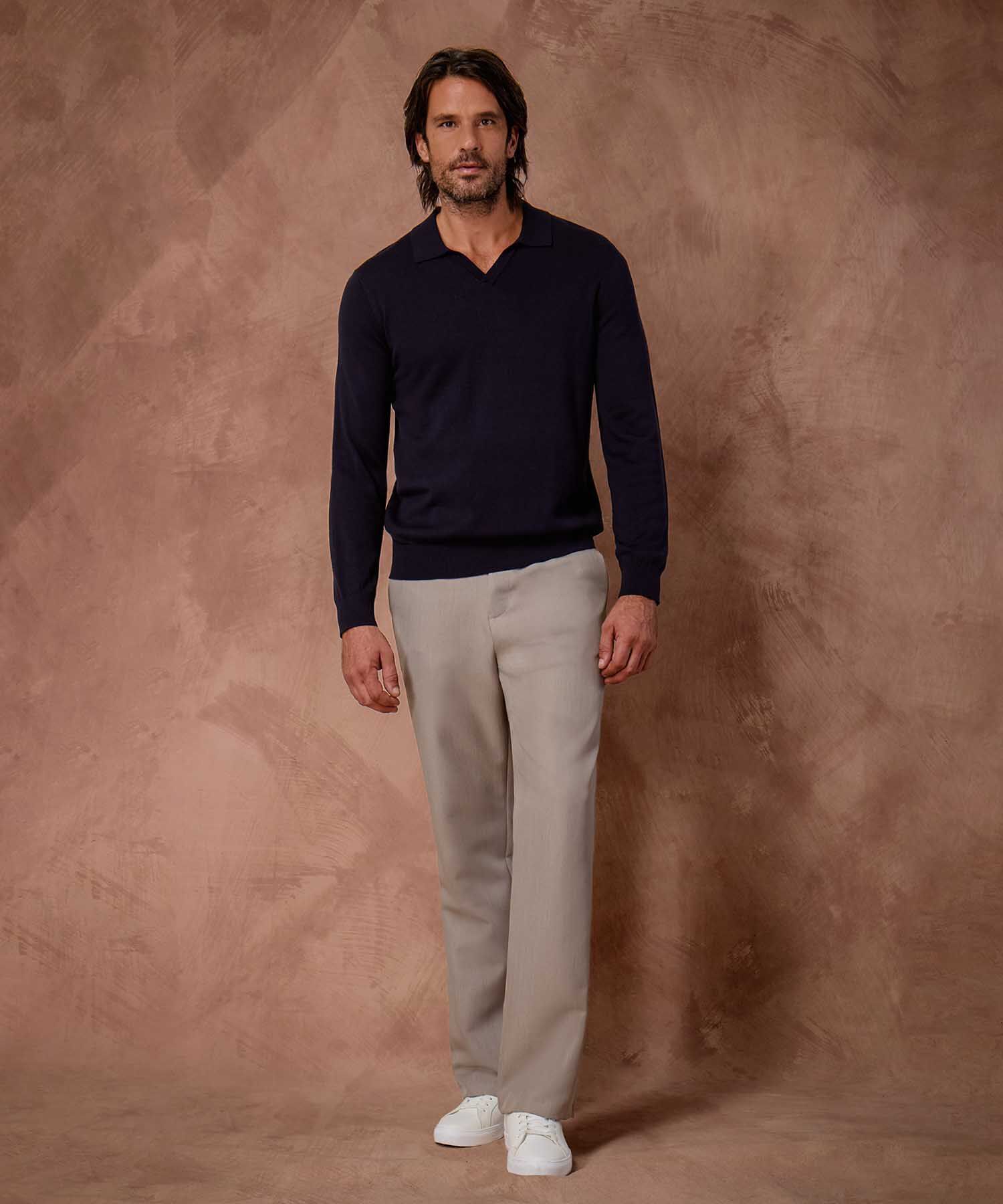 Polo de Tejido Fino con Cuello V Para Hombre