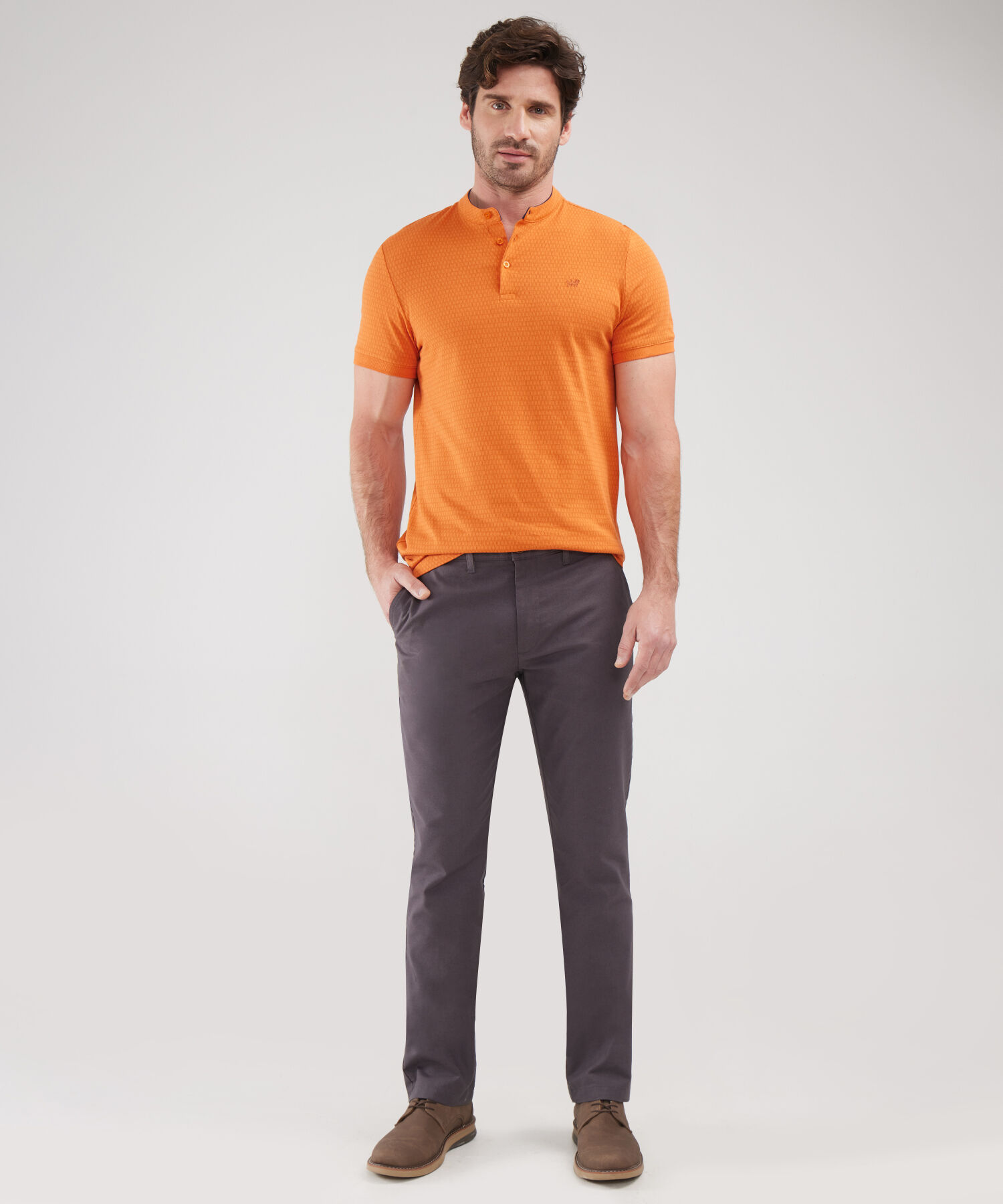 Pantalon Bolsillos Laterales Internos Y De Ribete Atras