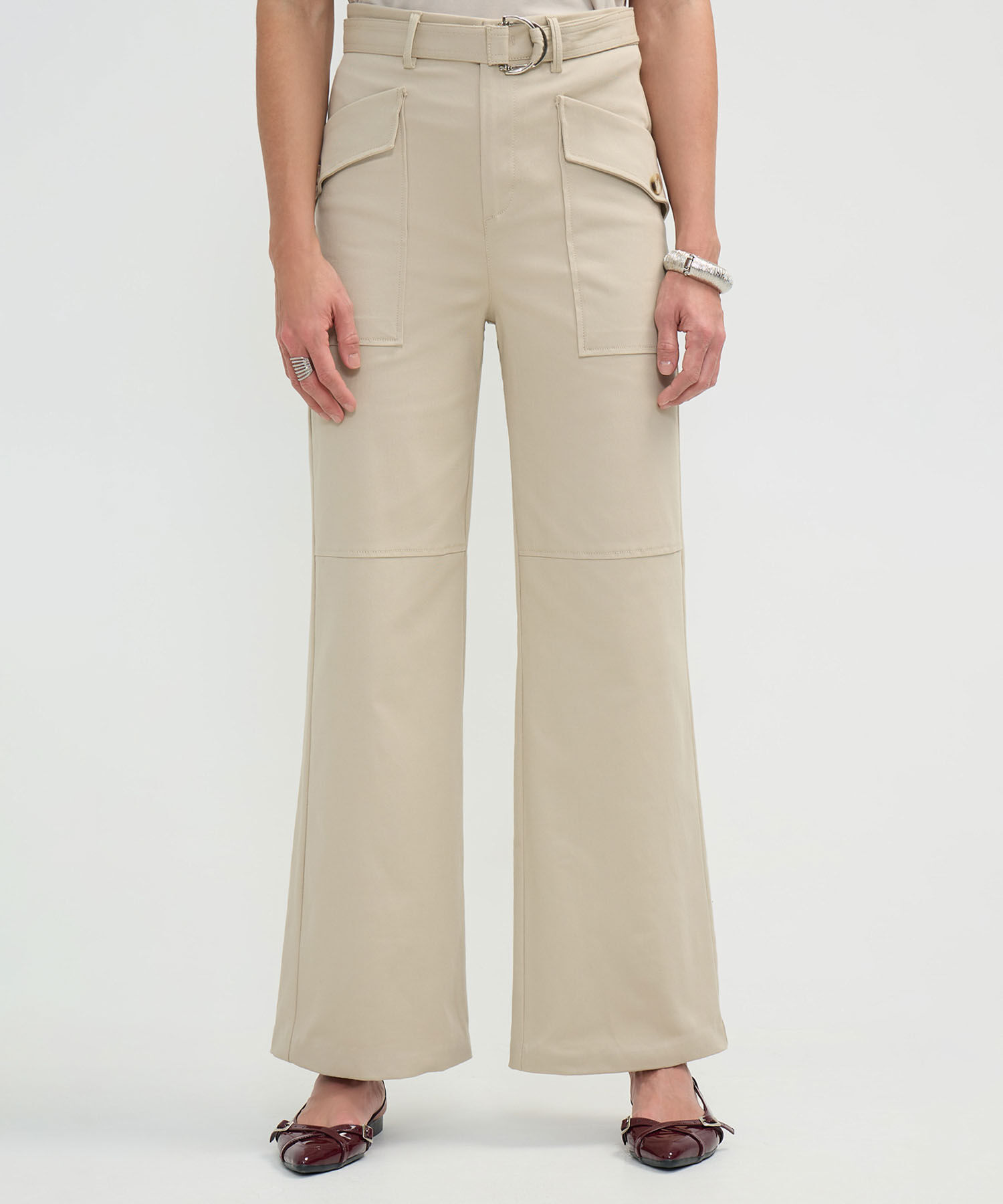 Pantalón Casual Bolsillos de Tapa